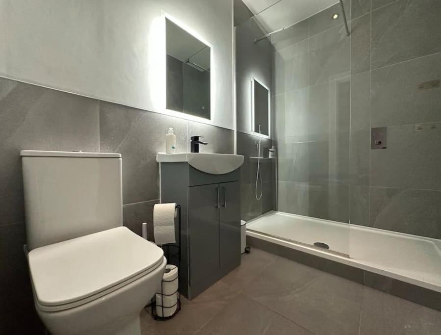 Superior Stay, Sophia Gardens, City Centre And Stadium Sleeps 4 Cardiff Exterior photo
